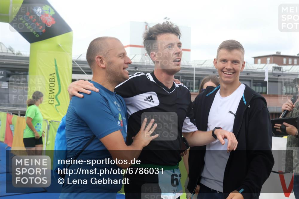 11.08.2024 - GEWOBA Citytriathlon Bremen Lena Gebhardt http://msf.ph/oto/6786031 11.08.2024 11:03:06 Ziel  meine-sportfotos.de