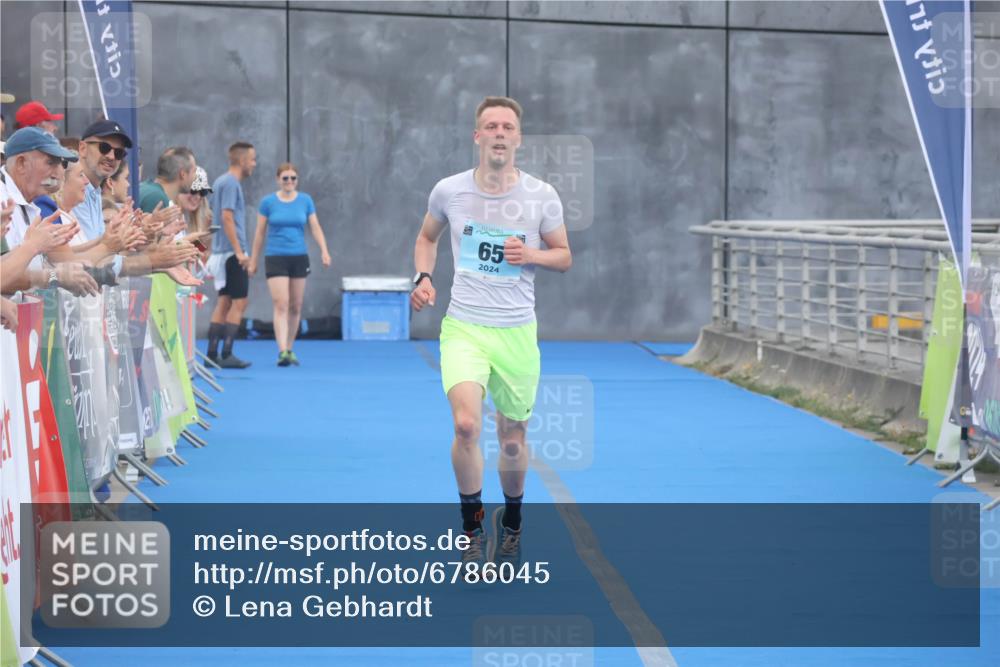 11.08.2024 - GEWOBA Citytriathlon Bremen Lena Gebhardt http://msf.ph/oto/6786045 11.08.2024 11:03:18 Ziel 65 meine-sportfotos.de