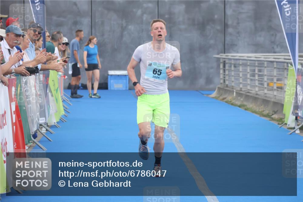 11.08.2024 - GEWOBA Citytriathlon Bremen Lena Gebhardt http://msf.ph/oto/6786047 11.08.2024 11:03:19 Ziel 65 meine-sportfotos.de