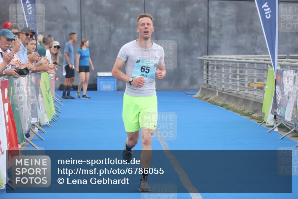 11.08.2024 - GEWOBA Citytriathlon Bremen Lena Gebhardt http://msf.ph/oto/6786055 11.08.2024 11:03:20 Ziel 65 meine-sportfotos.de