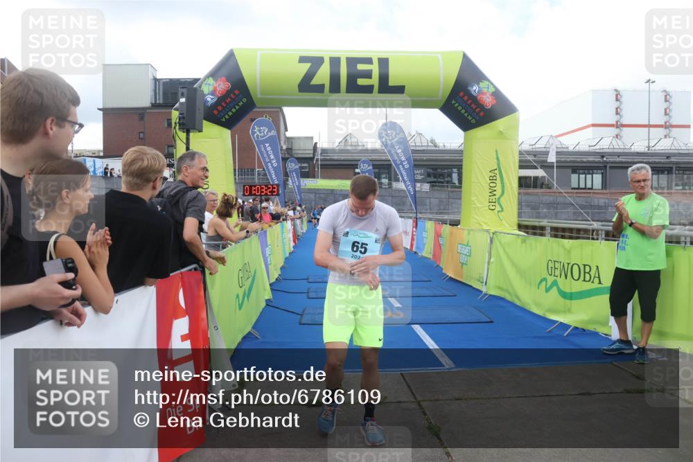 11.08.2024 - GEWOBA Citytriathlon Bremen Lena Gebhardt http://msf.ph/oto/6786109 11.08.2024 11:03:26 Ziel 65, 85 meine-sportfotos.de
