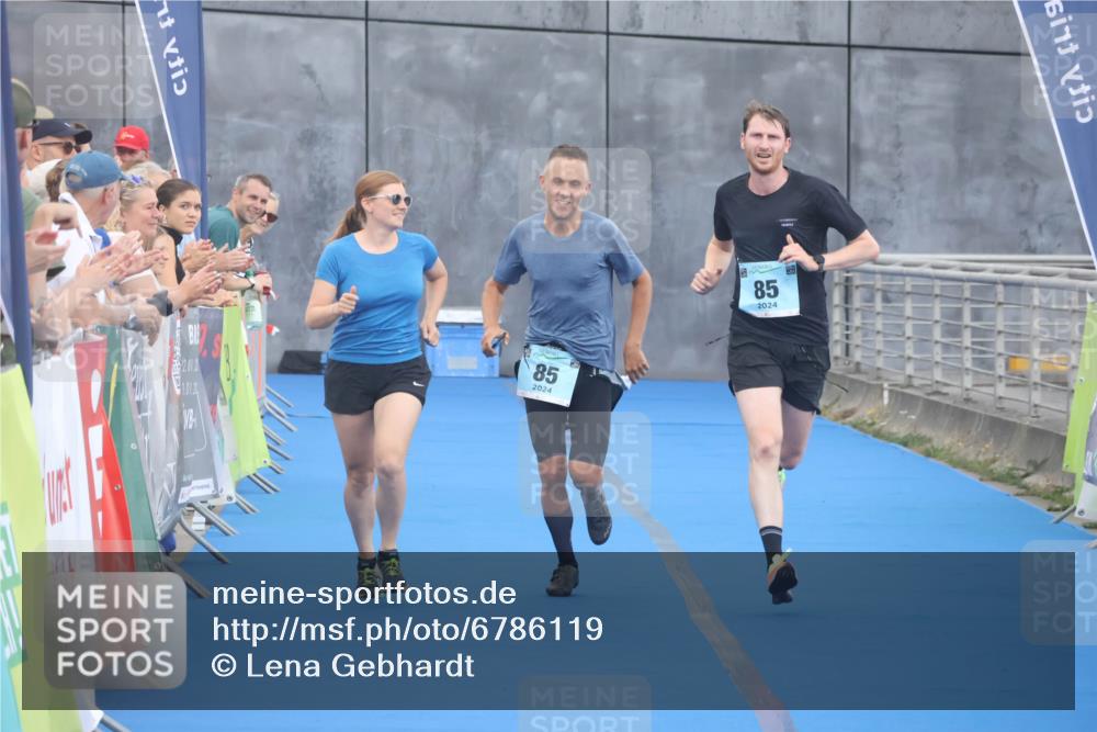 11.08.2024 - GEWOBA Citytriathlon Bremen Lena Gebhardt http://msf.ph/oto/6786119 11.08.2024 11:03:31 Ziel 85 meine-sportfotos.de