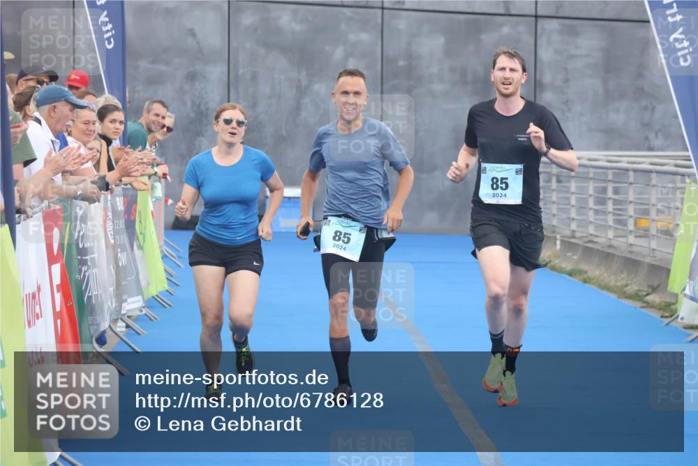 11.08.2024 - GEWOBA Citytriathlon Bremen Lena Gebhardt http://msf.ph/oto/6786128 11.08.2024 11:03:31 Ziel 85 meine-sportfotos.de