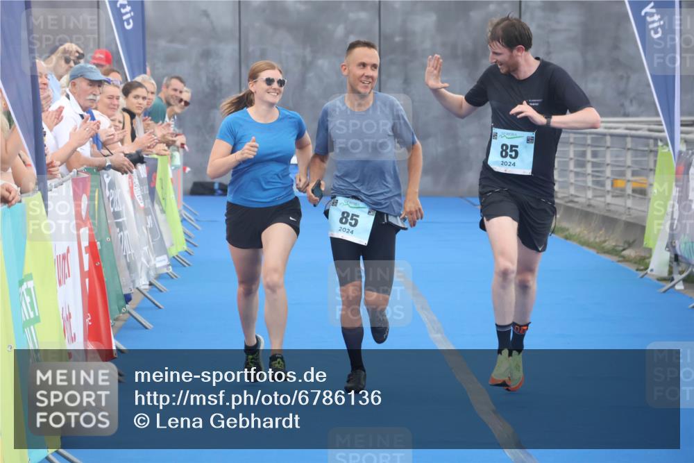11.08.2024 - GEWOBA Citytriathlon Bremen Lena Gebhardt http://msf.ph/oto/6786136 11.08.2024 11:03:32 Ziel 85 meine-sportfotos.de