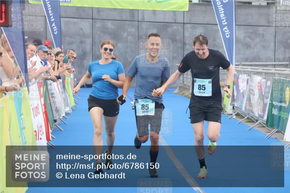11.08.2024 - GEWOBA Citytriathlon Bremen Lena Gebhardt http://msf.ph/oto/6786150 11.08.2024 11:03:33 Ziel 85 meine-sportfotos.de