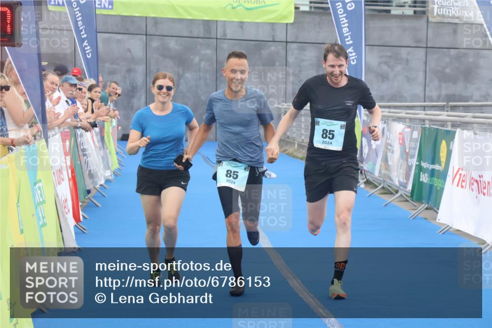11.08.2024 - GEWOBA Citytriathlon Bremen Lena Gebhardt http://msf.ph/oto/6786153 11.08.2024 11:03:33 Ziel 85 meine-sportfotos.de