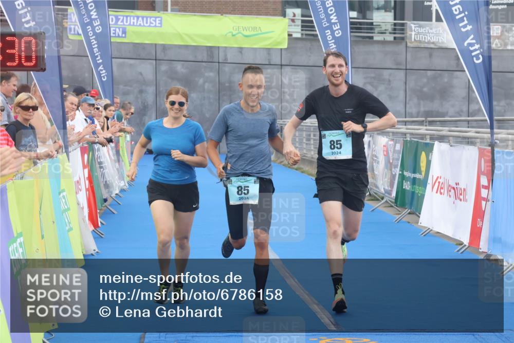 11.08.2024 - GEWOBA Citytriathlon Bremen Lena Gebhardt http://msf.ph/oto/6786158 11.08.2024 11:03:34 Ziel 85 meine-sportfotos.de