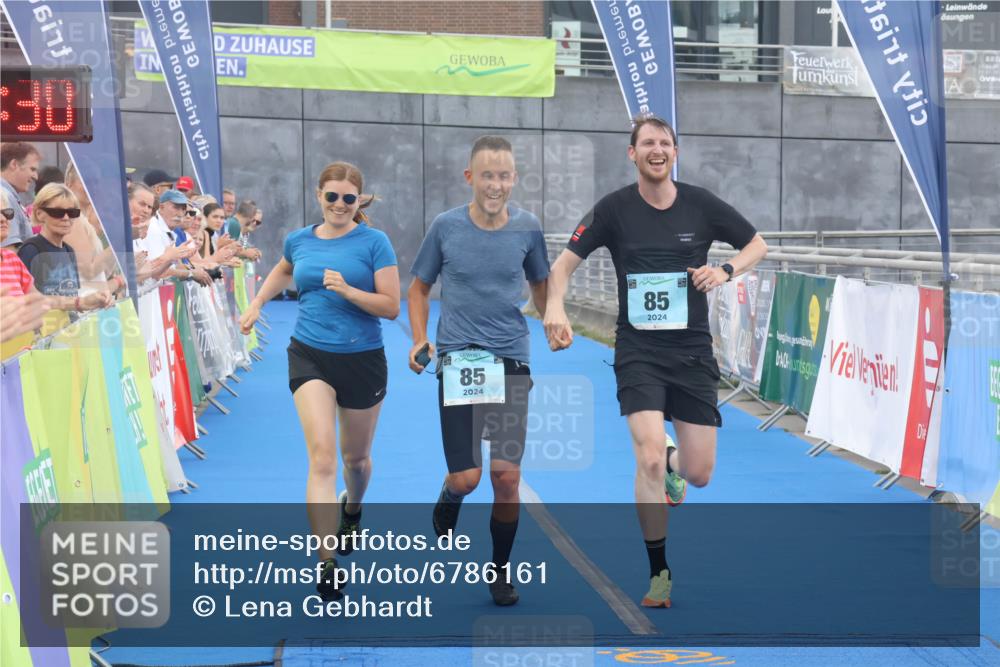 11.08.2024 - GEWOBA Citytriathlon Bremen Lena Gebhardt http://msf.ph/oto/6786161 11.08.2024 11:03:34 Ziel 85 meine-sportfotos.de