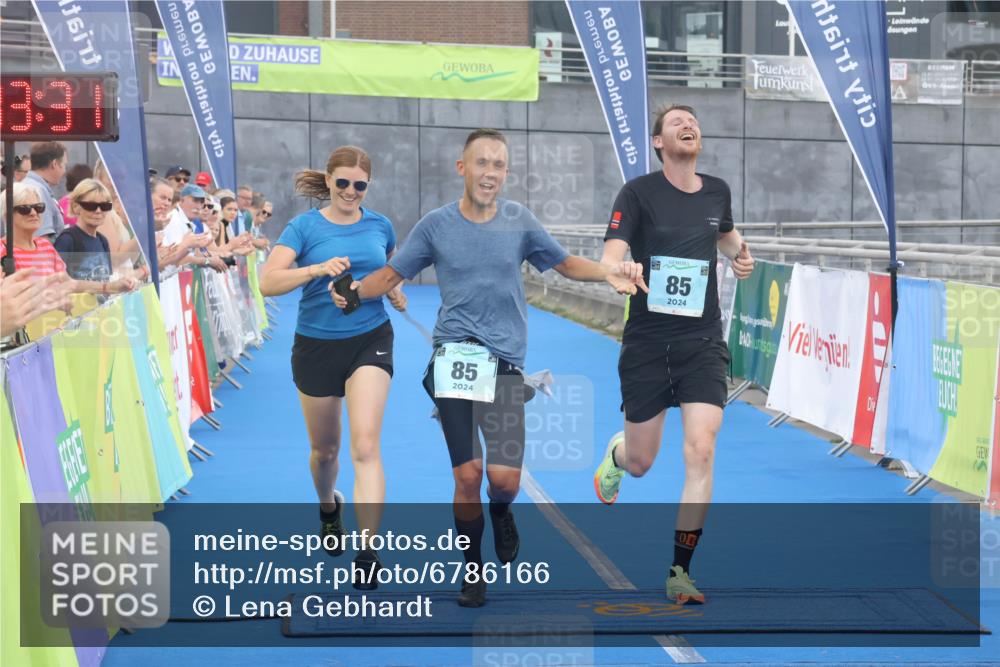 11.08.2024 - GEWOBA Citytriathlon Bremen Lena Gebhardt http://msf.ph/oto/6786166 11.08.2024 11:03:34 Ziel 85 meine-sportfotos.de
