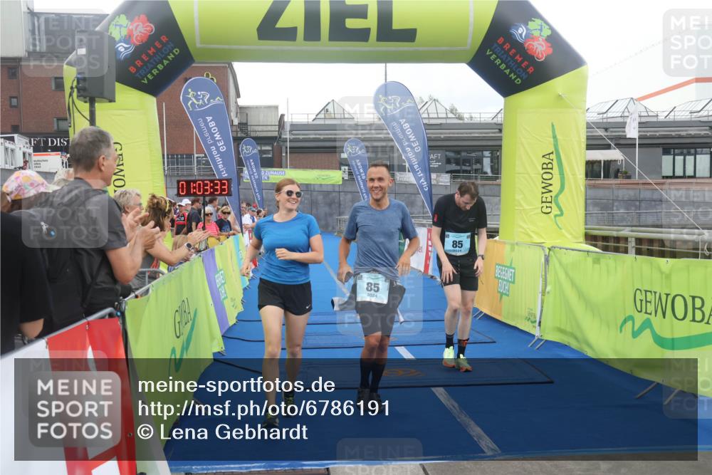 11.08.2024 - GEWOBA Citytriathlon Bremen Lena Gebhardt http://msf.ph/oto/6786191 11.08.2024 11:03:36 Ziel 85 meine-sportfotos.de