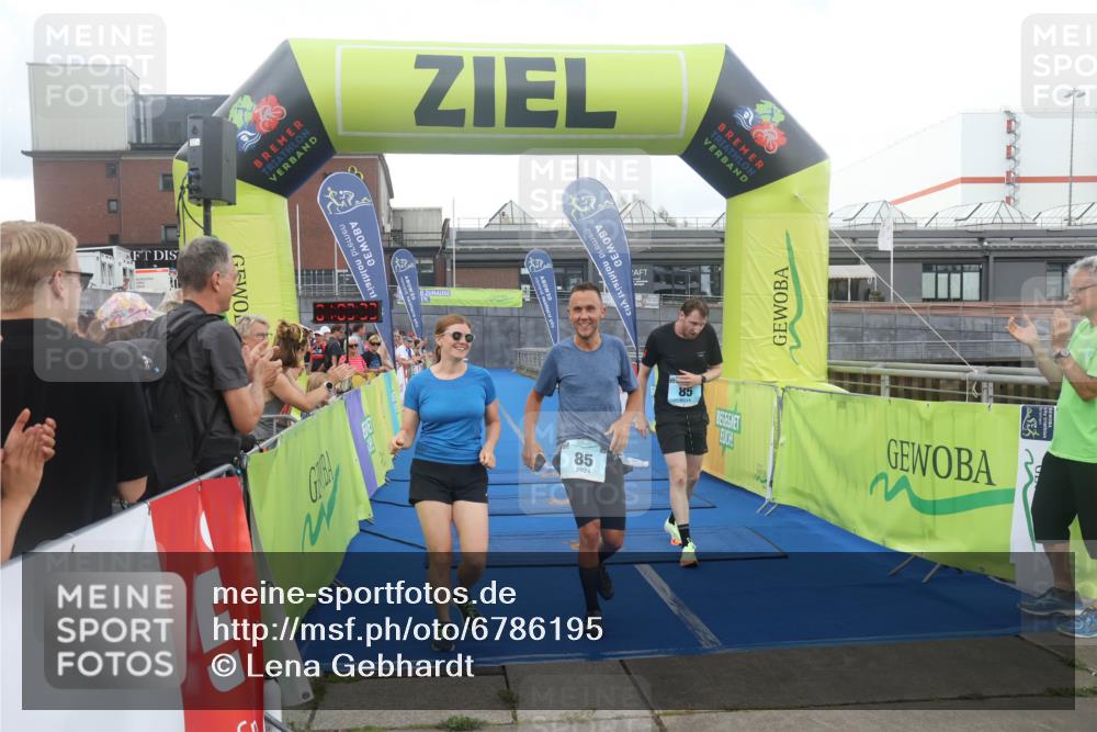 11.08.2024 - GEWOBA Citytriathlon Bremen Lena Gebhardt http://msf.ph/oto/6786195 11.08.2024 11:03:36 Ziel 85 meine-sportfotos.de