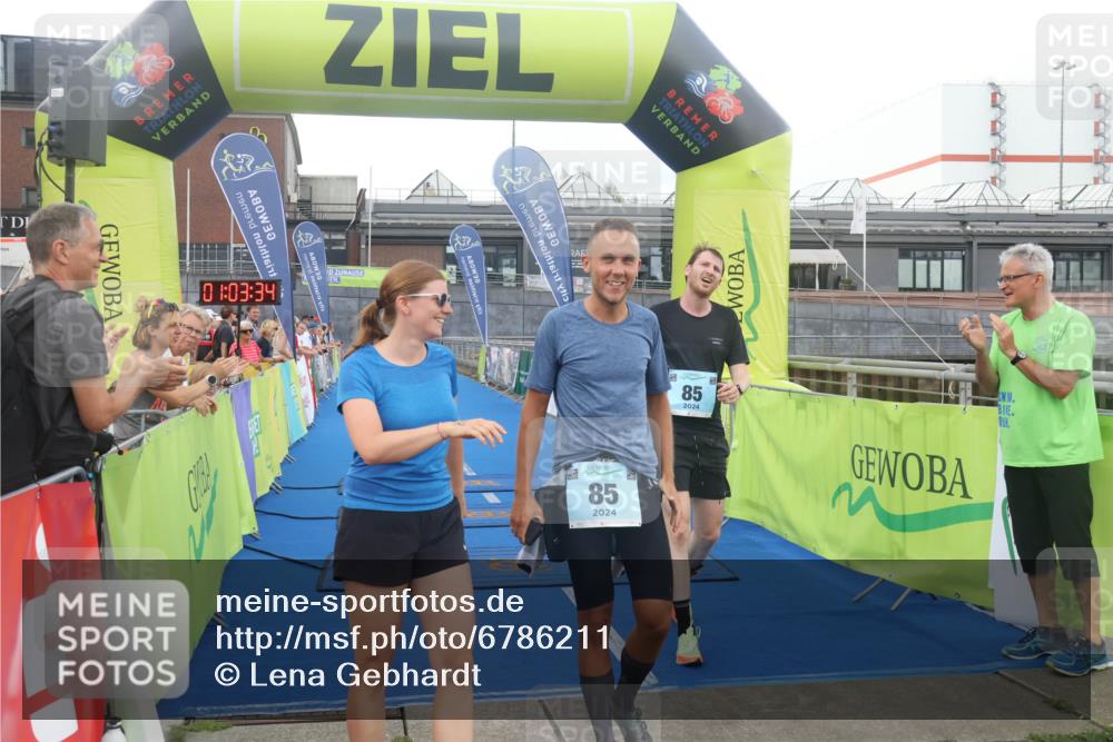 11.08.2024 - GEWOBA Citytriathlon Bremen Lena Gebhardt http://msf.ph/oto/6786211 11.08.2024 11:03:37 Ziel 85 meine-sportfotos.de