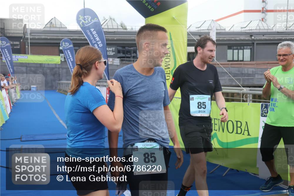 11.08.2024 - GEWOBA Citytriathlon Bremen Lena Gebhardt http://msf.ph/oto/6786220 11.08.2024 11:03:38 Ziel 85 meine-sportfotos.de