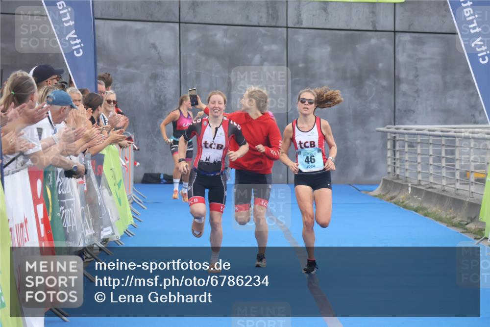 11.08.2024 - GEWOBA Citytriathlon Bremen Lena Gebhardt http://msf.ph/oto/6786234 11.08.2024 11:04:55 Ziel 46, 105 meine-sportfotos.de