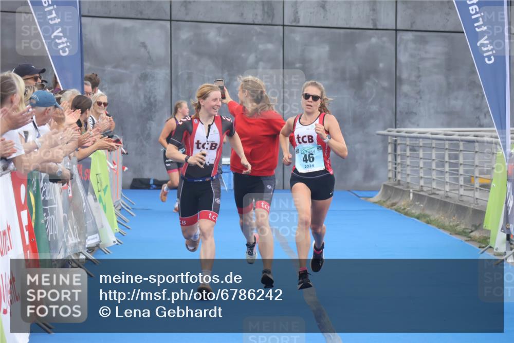 11.08.2024 - GEWOBA Citytriathlon Bremen Lena Gebhardt http://msf.ph/oto/6786242 11.08.2024 11:04:55 Ziel 46, 105 meine-sportfotos.de