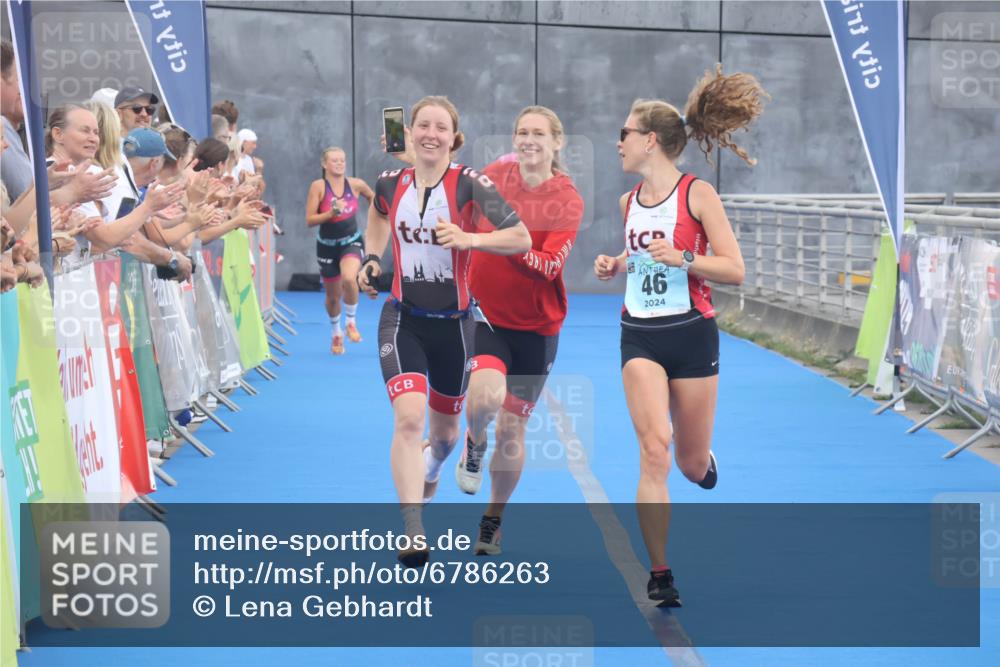 11.08.2024 - GEWOBA Citytriathlon Bremen Lena Gebhardt http://msf.ph/oto/6786263 11.08.2024 11:04:57 Ziel 46, 105 meine-sportfotos.de