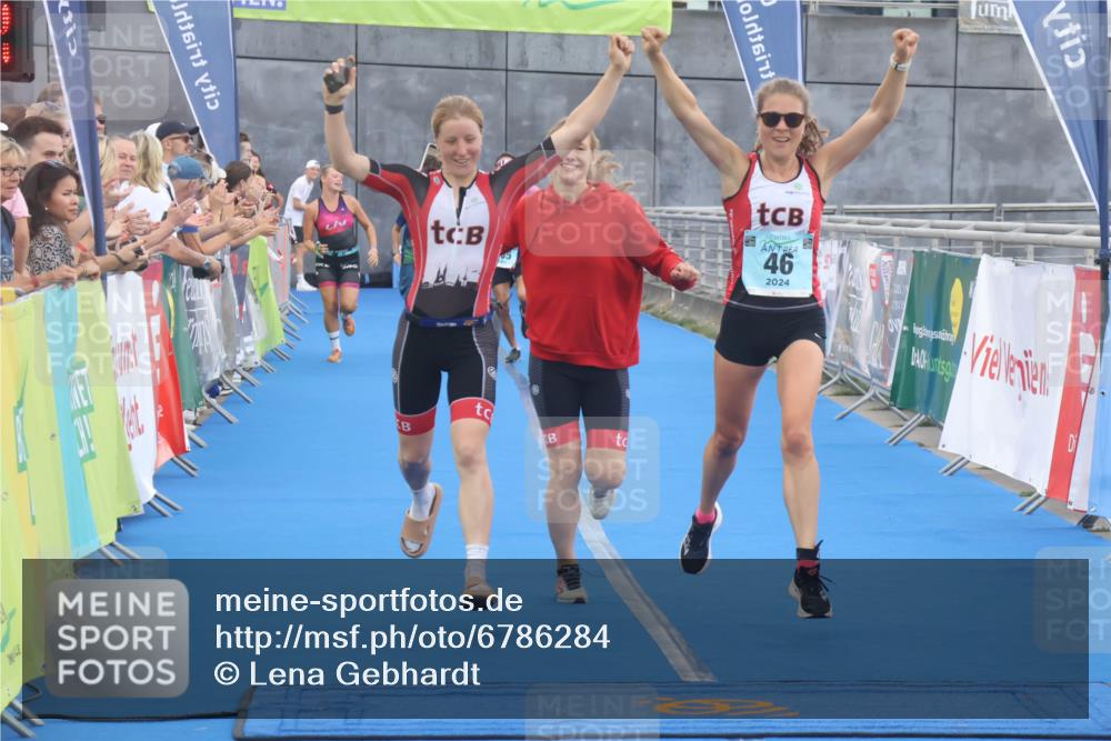 11.08.2024 - GEWOBA Citytriathlon Bremen Lena Gebhardt http://msf.ph/oto/6786284 11.08.2024 11:04:58 Ziel 46, 105 meine-sportfotos.de
