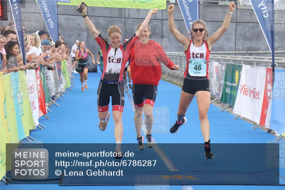 11.08.2024 - GEWOBA Citytriathlon Bremen Lena Gebhardt http://msf.ph/oto/6786287 11.08.2024 11:04:58 Ziel 46, 105 meine-sportfotos.de