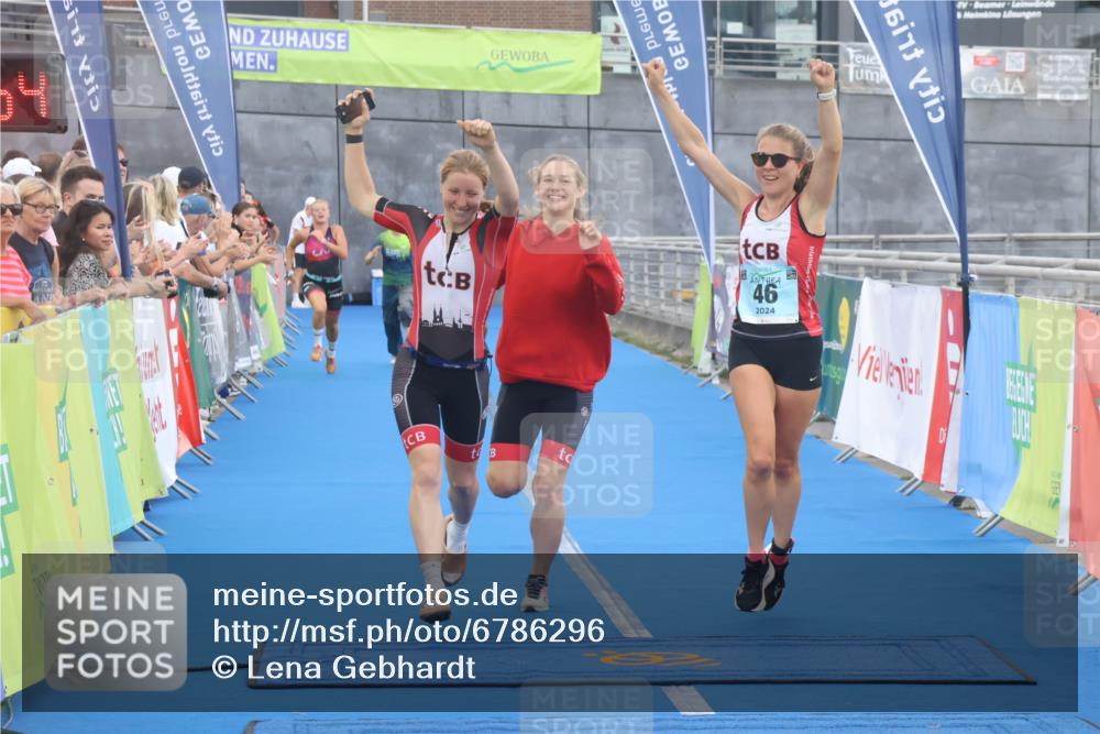 11.08.2024 - GEWOBA Citytriathlon Bremen Lena Gebhardt http://msf.ph/oto/6786296 11.08.2024 11:04:58 Ziel 46, 105 meine-sportfotos.de