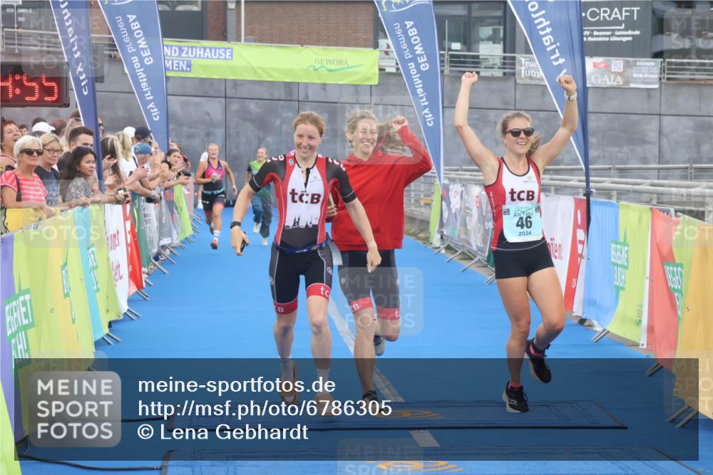 11.08.2024 - GEWOBA Citytriathlon Bremen Lena Gebhardt http://msf.ph/oto/6786305 11.08.2024 11:04:58 Ziel 46, 105 meine-sportfotos.de