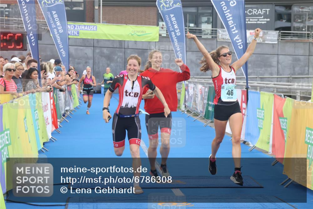 11.08.2024 - GEWOBA Citytriathlon Bremen Lena Gebhardt http://msf.ph/oto/6786308 11.08.2024 11:04:59 Ziel 46, 105 meine-sportfotos.de