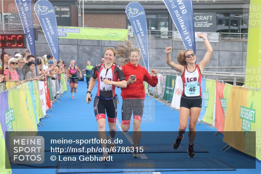11.08.2024 - GEWOBA Citytriathlon Bremen Lena Gebhardt http://msf.ph/oto/6786315 11.08.2024 11:04:59 Ziel 46, 105 meine-sportfotos.de