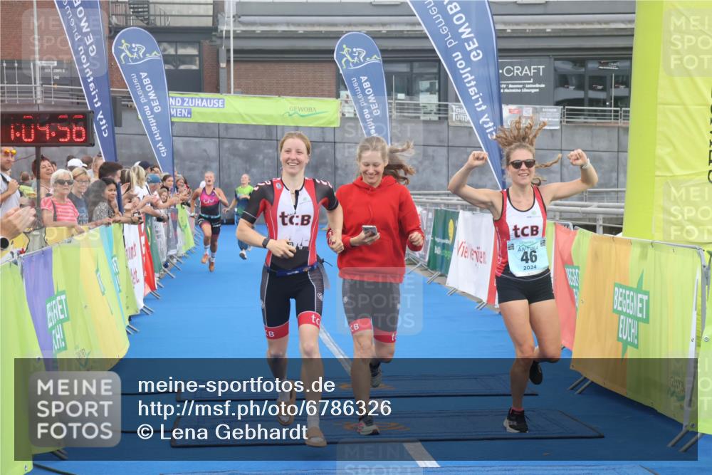 11.08.2024 - GEWOBA Citytriathlon Bremen Lena Gebhardt http://msf.ph/oto/6786326 11.08.2024 11:04:59 Ziel 46, 105 meine-sportfotos.de
