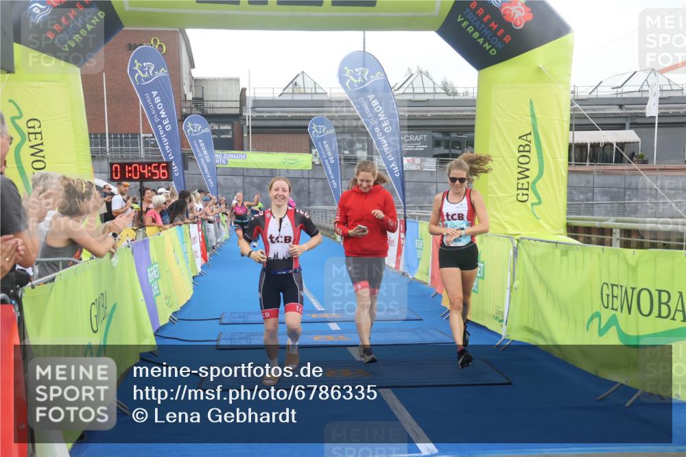 11.08.2024 - GEWOBA Citytriathlon Bremen Lena Gebhardt http://msf.ph/oto/6786335 11.08.2024 11:05:00 Ziel 46, 105 meine-sportfotos.de