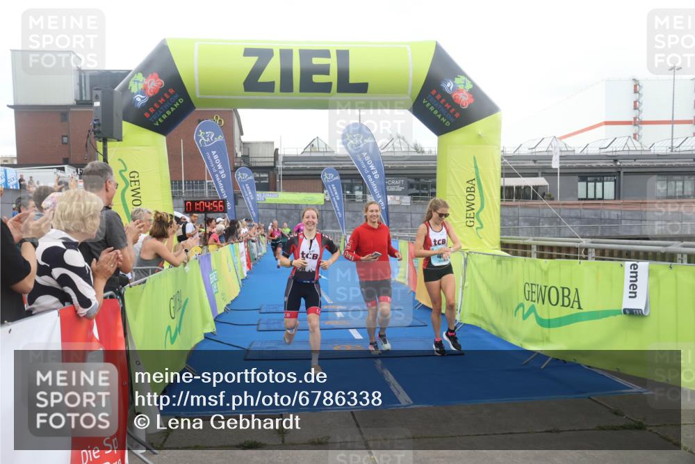 11.08.2024 - GEWOBA Citytriathlon Bremen Lena Gebhardt http://msf.ph/oto/6786338 11.08.2024 11:05:00 Ziel 46, 105 meine-sportfotos.de