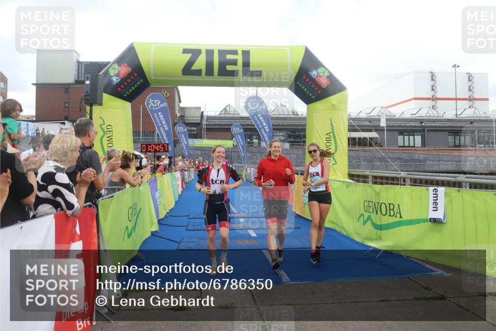 11.08.2024 - GEWOBA Citytriathlon Bremen Lena Gebhardt http://msf.ph/oto/6786350 11.08.2024 11:05:01 Ziel 46, 105 meine-sportfotos.de