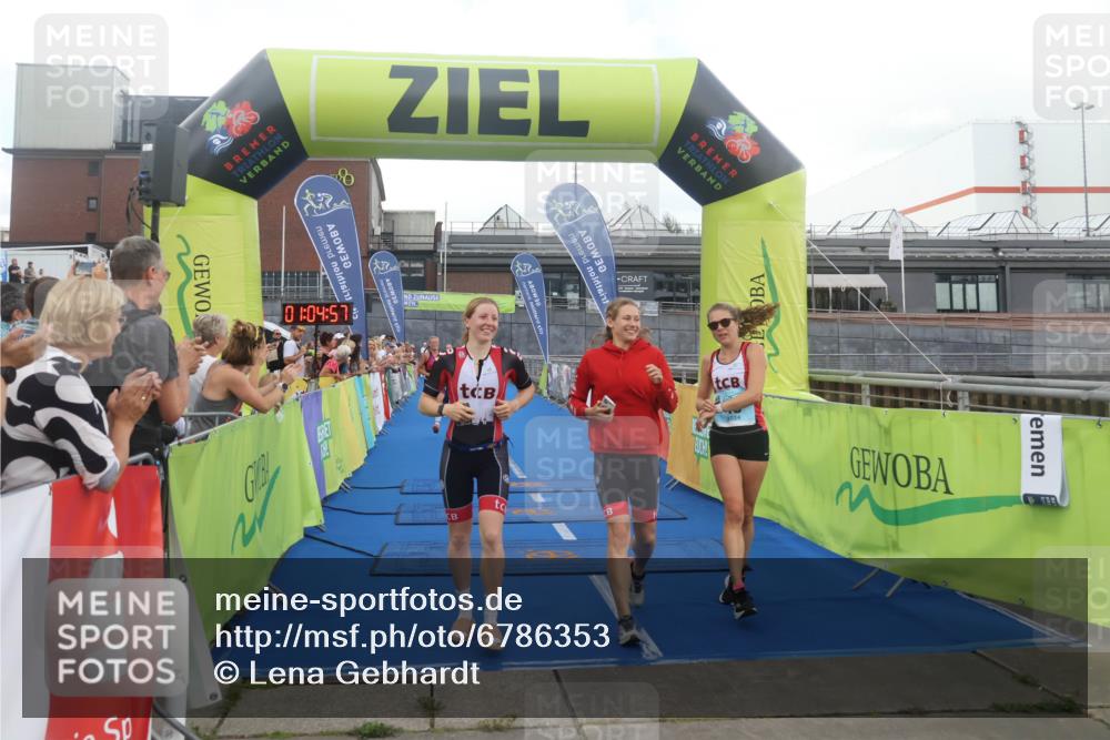 11.08.2024 - GEWOBA Citytriathlon Bremen Lena Gebhardt http://msf.ph/oto/6786353 11.08.2024 11:05:01 Ziel 46, 105 meine-sportfotos.de
