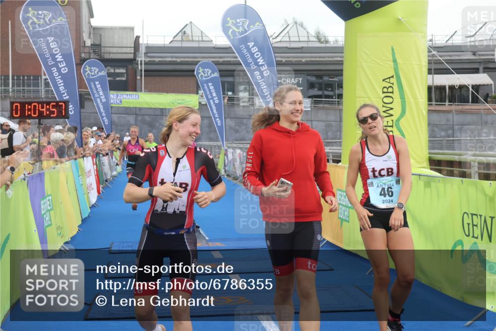 11.08.2024 - GEWOBA Citytriathlon Bremen Lena Gebhardt http://msf.ph/oto/6786355 11.08.2024 11:05:01 Ziel 46, 105 meine-sportfotos.de