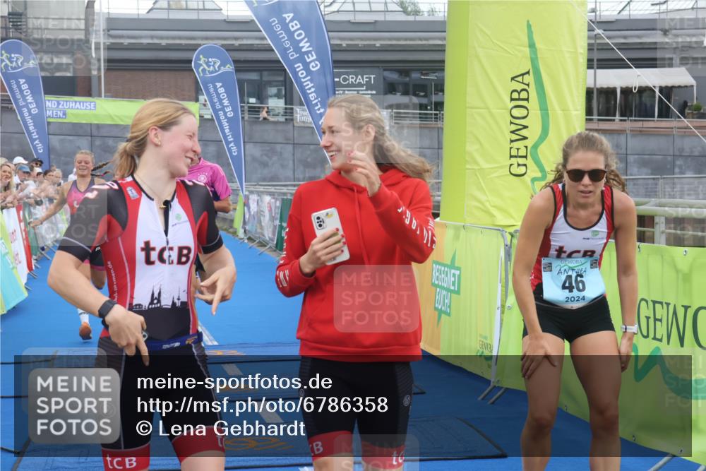 11.08.2024 - GEWOBA Citytriathlon Bremen Lena Gebhardt http://msf.ph/oto/6786358 11.08.2024 11:05:02 Ziel 46, 105 meine-sportfotos.de