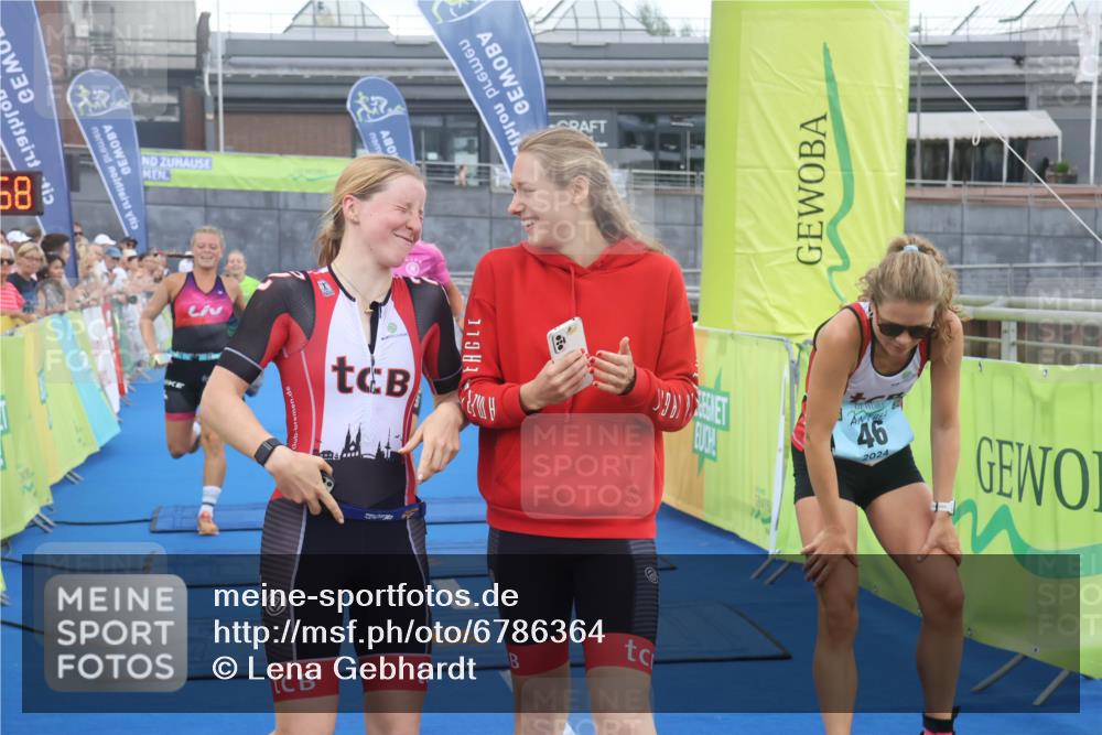 11.08.2024 - GEWOBA Citytriathlon Bremen Lena Gebhardt http://msf.ph/oto/6786364 11.08.2024 11:05:02 Ziel 46, 105 meine-sportfotos.de