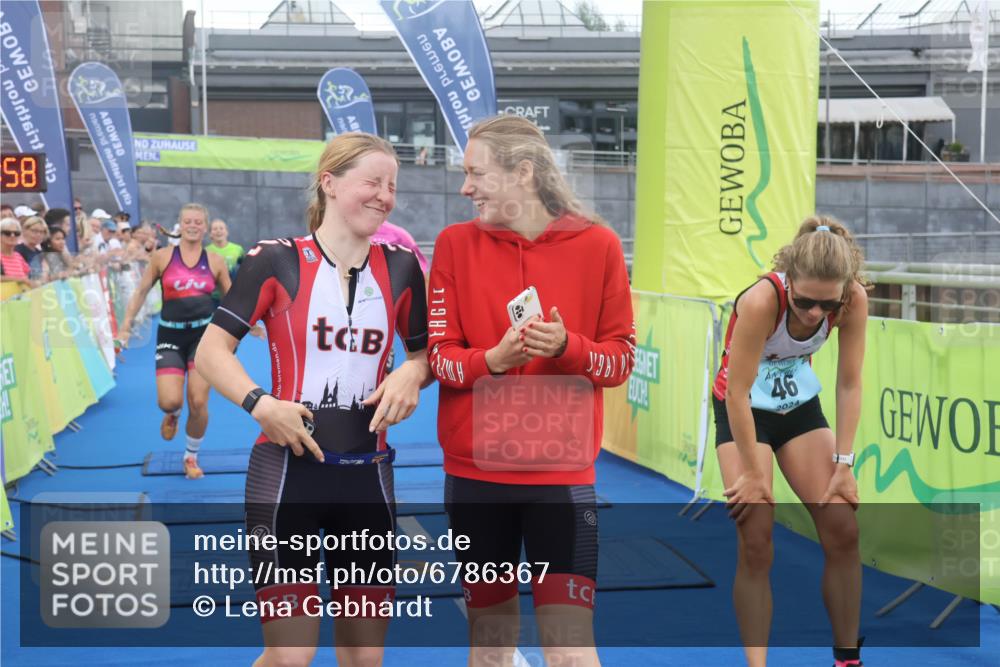 11.08.2024 - GEWOBA Citytriathlon Bremen Lena Gebhardt http://msf.ph/oto/6786367 11.08.2024 11:05:02 Ziel 46, 105 meine-sportfotos.de