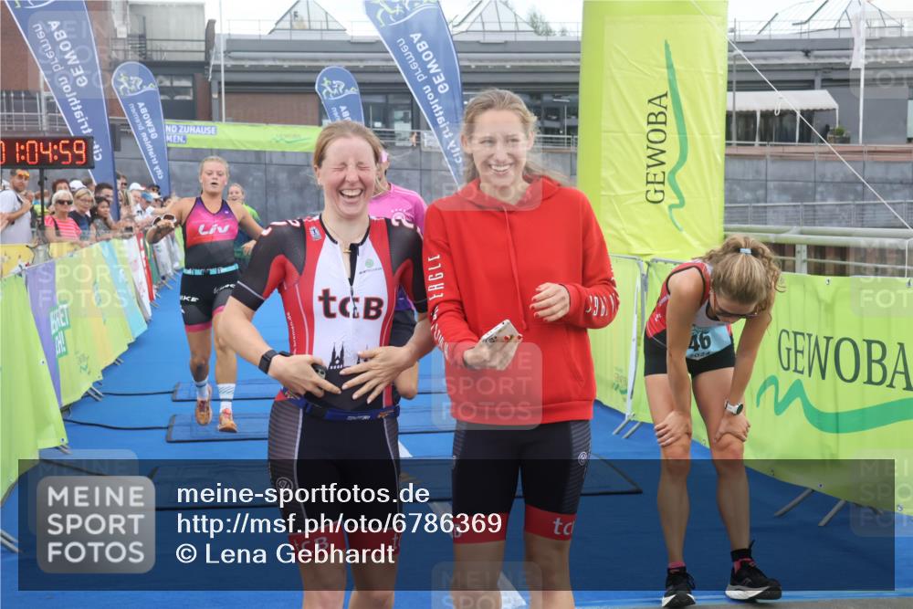 11.08.2024 - GEWOBA Citytriathlon Bremen Lena Gebhardt http://msf.ph/oto/6786369 11.08.2024 11:05:03 Ziel 46, 105 meine-sportfotos.de