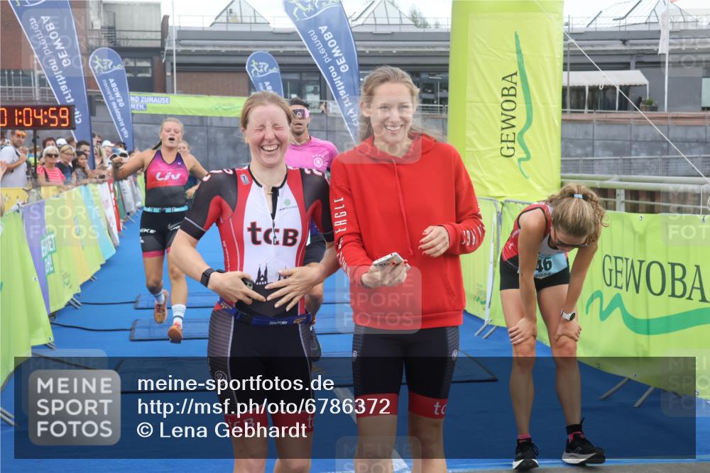 11.08.2024 - GEWOBA Citytriathlon Bremen Lena Gebhardt http://msf.ph/oto/6786372 11.08.2024 11:05:03 Ziel 46, 105 meine-sportfotos.de