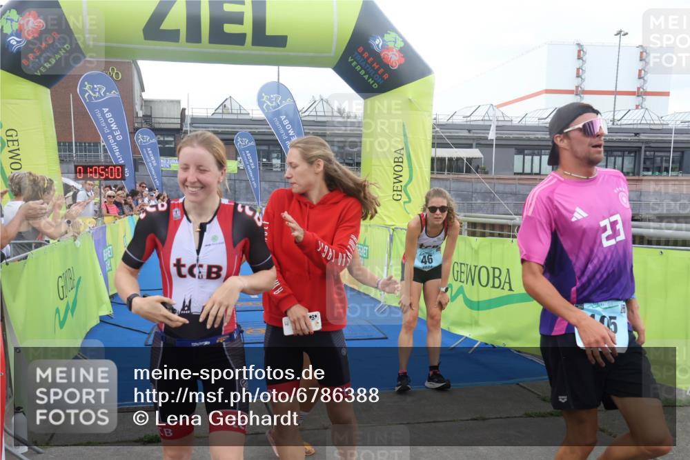 11.08.2024 - GEWOBA Citytriathlon Bremen Lena Gebhardt http://msf.ph/oto/6786388 11.08.2024 11:05:04 Ziel 46, 105 meine-sportfotos.de