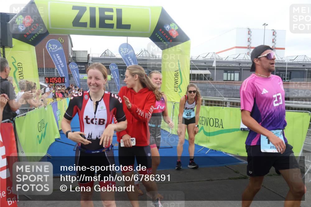 11.08.2024 - GEWOBA Citytriathlon Bremen Lena Gebhardt http://msf.ph/oto/6786391 11.08.2024 11:05:04 Ziel 46, 105 meine-sportfotos.de