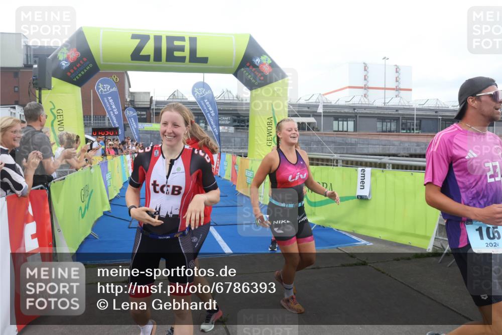 11.08.2024 - GEWOBA Citytriathlon Bremen Lena Gebhardt http://msf.ph/oto/6786393 11.08.2024 11:05:04 Ziel 46, 105 meine-sportfotos.de