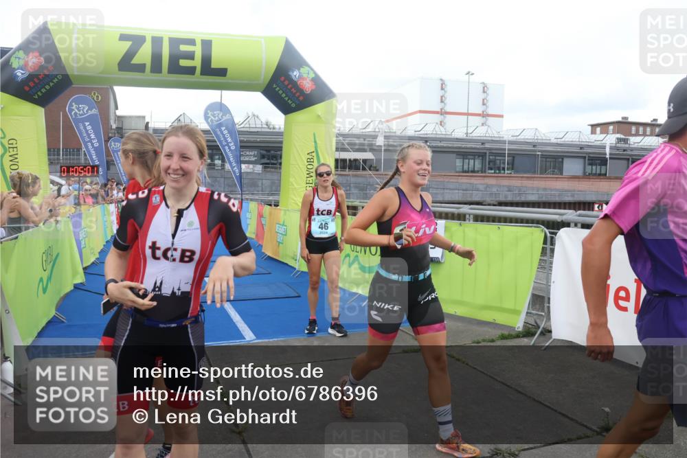 11.08.2024 - GEWOBA Citytriathlon Bremen Lena Gebhardt http://msf.ph/oto/6786396 11.08.2024 11:05:05 Ziel 46, 105 meine-sportfotos.de