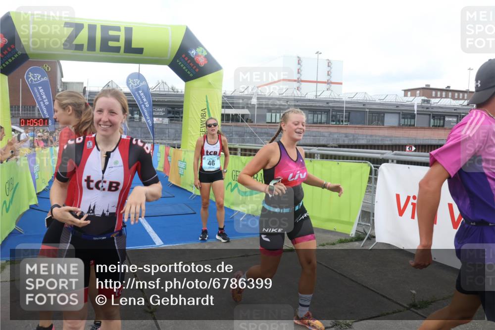 11.08.2024 - GEWOBA Citytriathlon Bremen Lena Gebhardt http://msf.ph/oto/6786399 11.08.2024 11:05:05 Ziel 46, 105 meine-sportfotos.de
