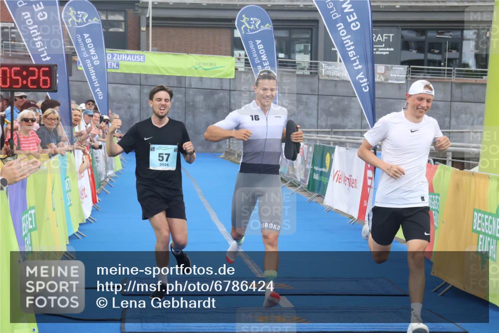 11.08.2024 - GEWOBA Citytriathlon Bremen Lena Gebhardt http://msf.ph/oto/6786424 11.08.2024 11:05:30 Ziel 57 meine-sportfotos.de