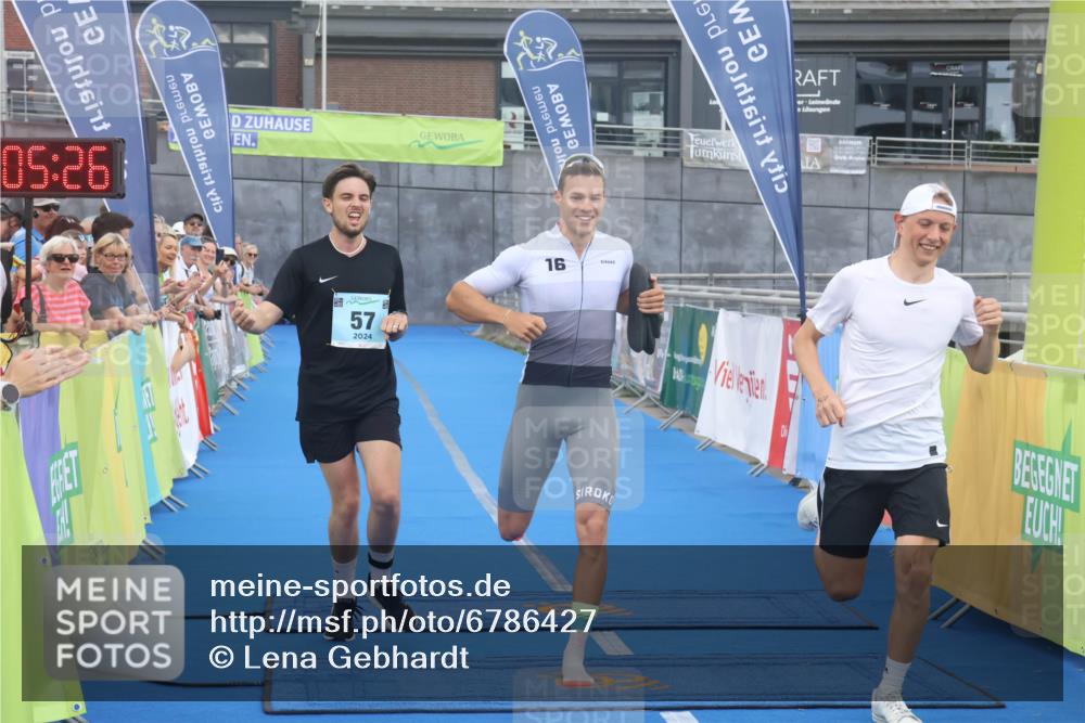 11.08.2024 - GEWOBA Citytriathlon Bremen Lena Gebhardt http://msf.ph/oto/6786427 11.08.2024 11:05:30 Ziel 57 meine-sportfotos.de