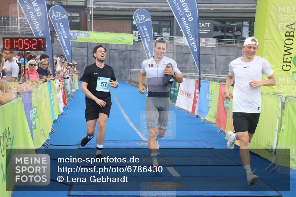 11.08.2024 - GEWOBA Citytriathlon Bremen Lena Gebhardt http://msf.ph/oto/6786430 11.08.2024 11:05:30 Ziel 57 meine-sportfotos.de