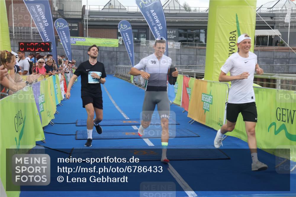 11.08.2024 - GEWOBA Citytriathlon Bremen Lena Gebhardt http://msf.ph/oto/6786433 11.08.2024 11:05:31 Ziel 57 meine-sportfotos.de