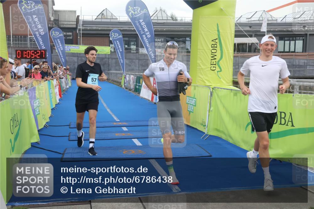 11.08.2024 - GEWOBA Citytriathlon Bremen Lena Gebhardt http://msf.ph/oto/6786438 11.08.2024 11:05:31 Ziel 57 meine-sportfotos.de
