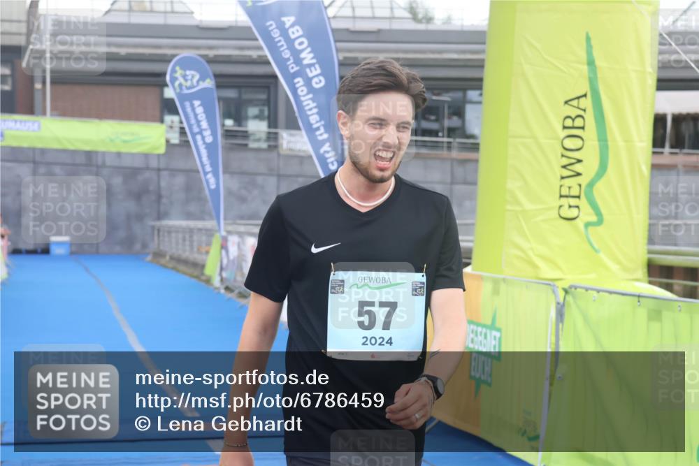 11.08.2024 - GEWOBA Citytriathlon Bremen Lena Gebhardt http://msf.ph/oto/6786459 11.08.2024 11:05:34 Ziel  meine-sportfotos.de