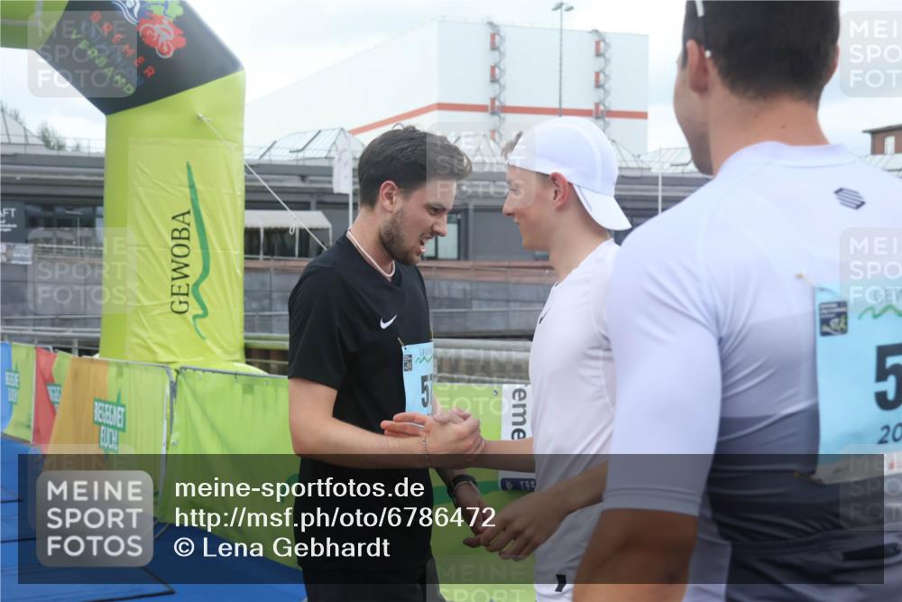 11.08.2024 - GEWOBA Citytriathlon Bremen Lena Gebhardt http://msf.ph/oto/6786472 11.08.2024 11:05:35 Ziel  meine-sportfotos.de