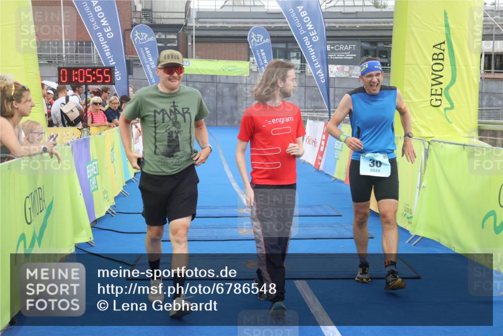 11.08.2024 - GEWOBA Citytriathlon Bremen Lena Gebhardt http://msf.ph/oto/6786548 11.08.2024 11:05:59 Ziel 30 meine-sportfotos.de